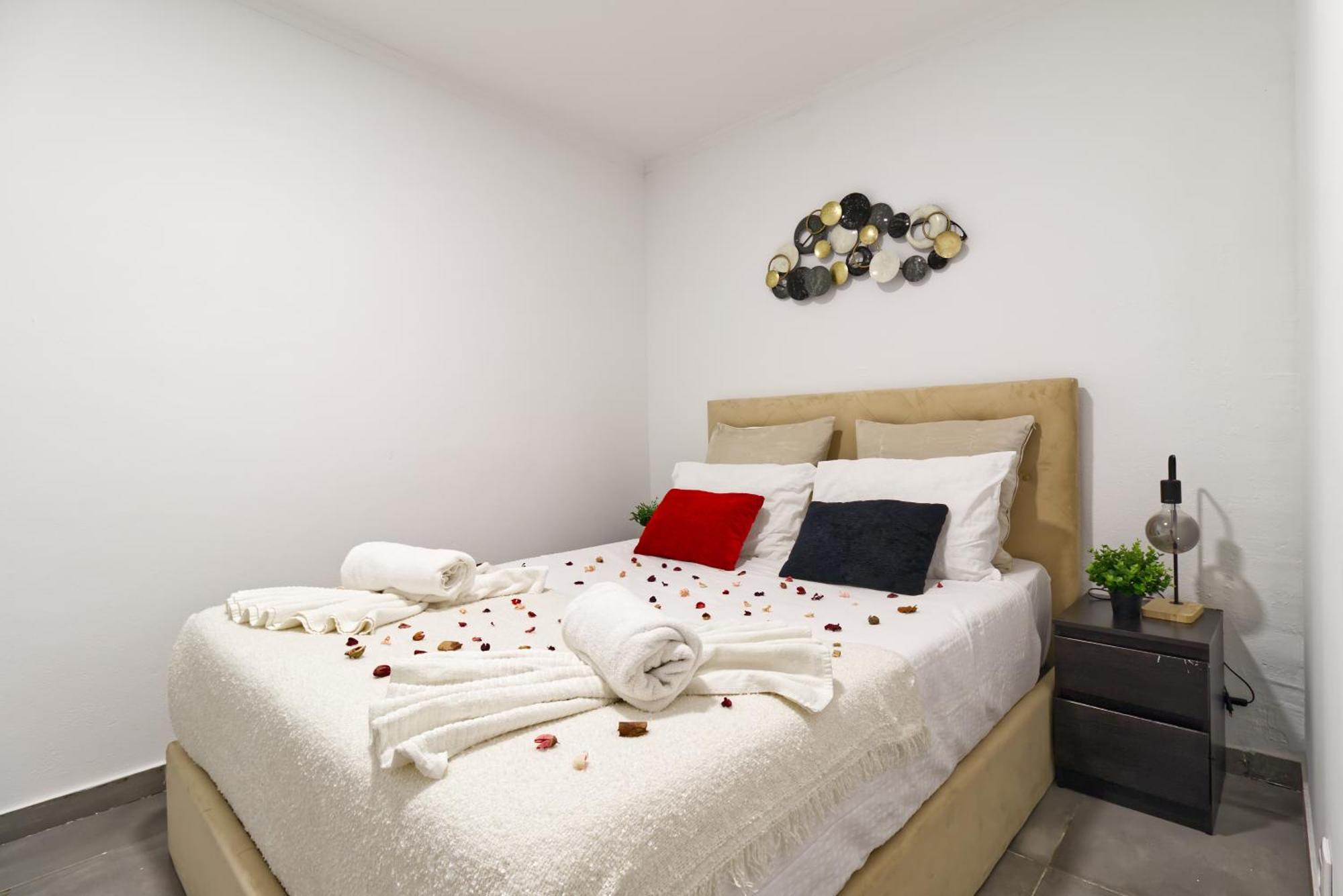 Spacious Flat With Garden Apartment *