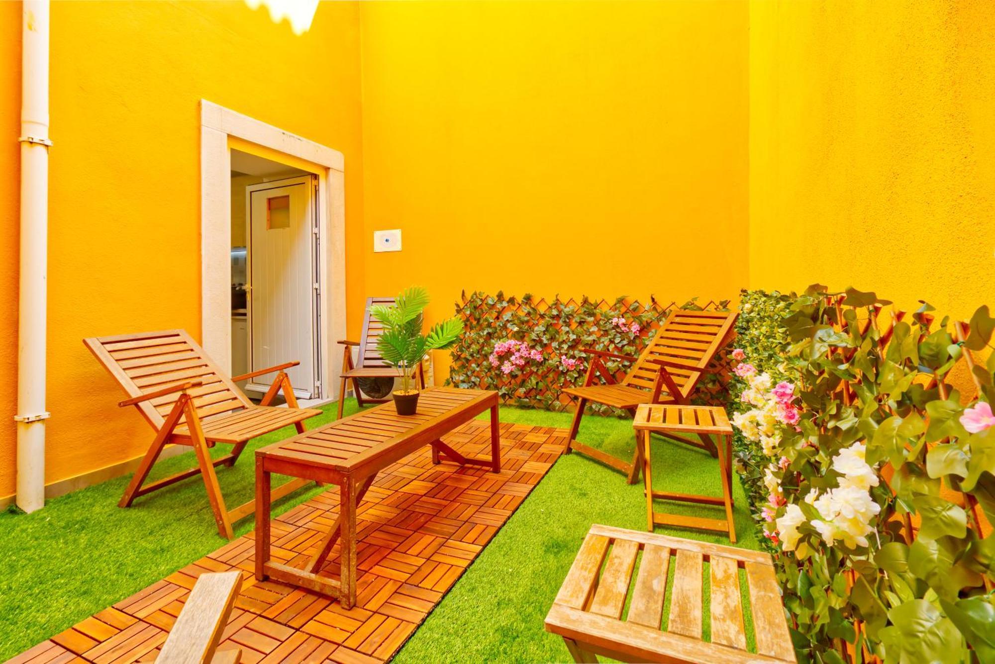 Spacious Flat With Garden * Lisbon
