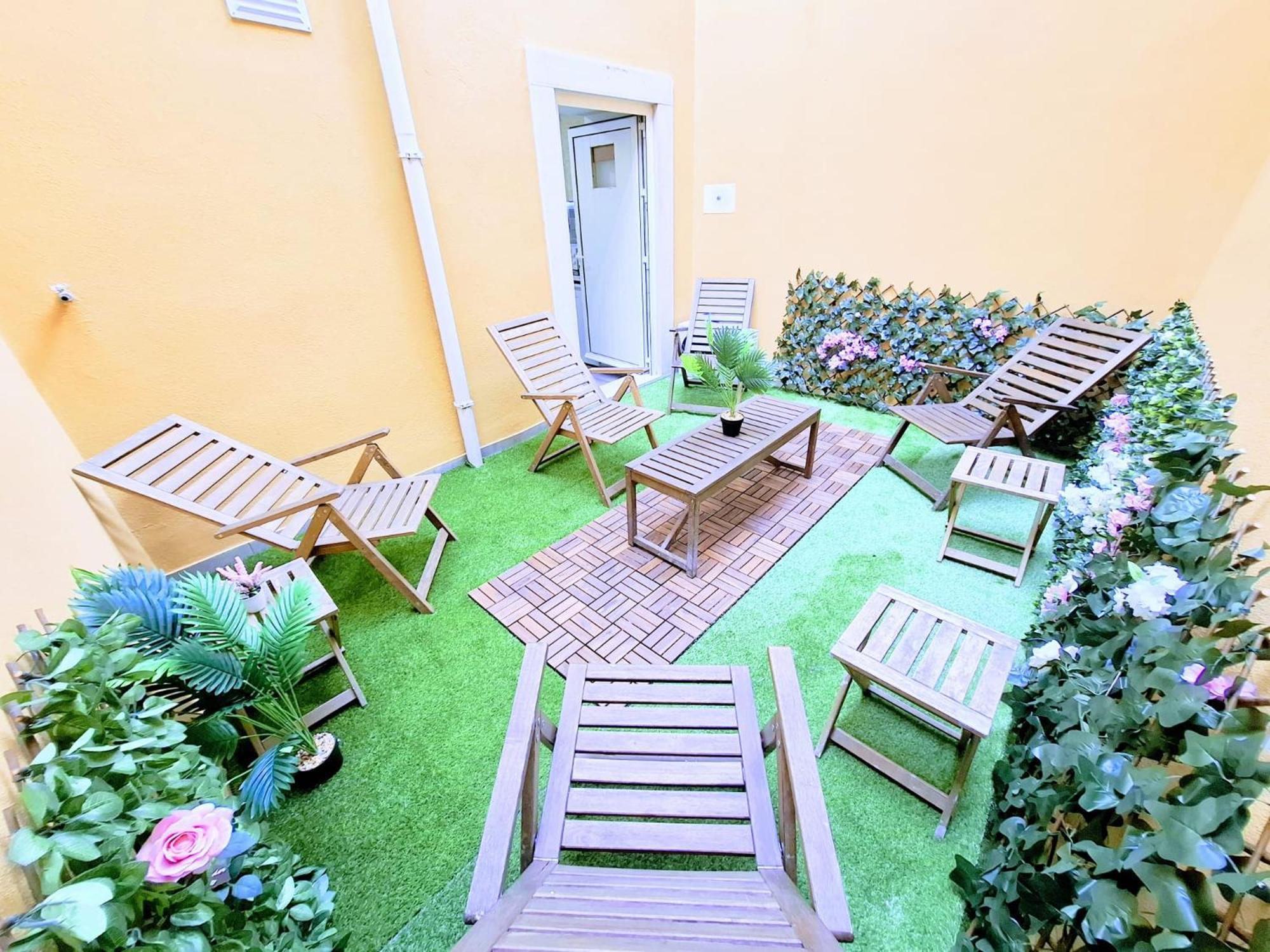 Apartment Spacious Flat With Garden Lisbon